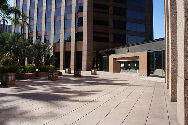 Figueroa Plaza - 22