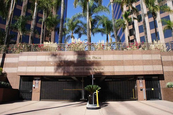 Figueroa Plaza - 5