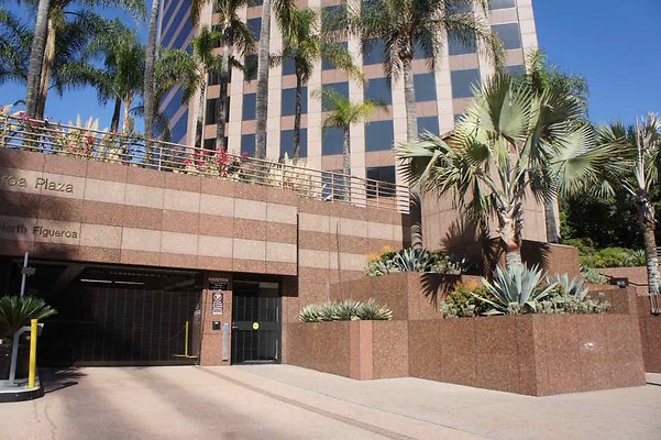 Figueroa Plaza - 6