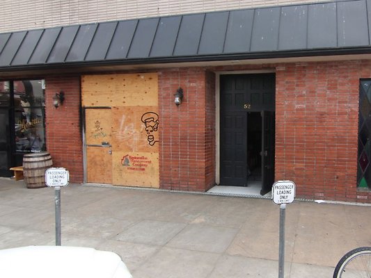 MCCRANEYS ALE HOUSE -LA 52 Windward Ave