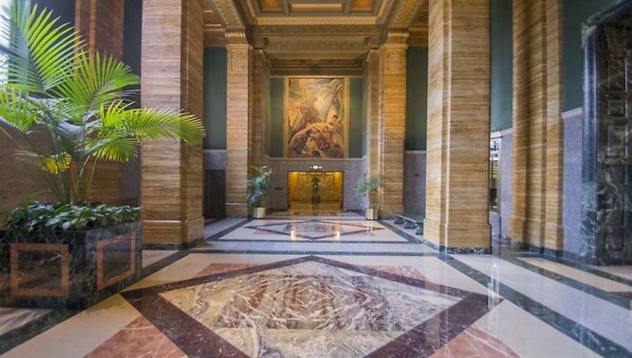 One-Bunker-Hill-Lobby-26-900