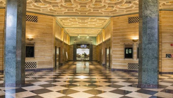 One-Bunker-Hill-Lobby-06-1-900X