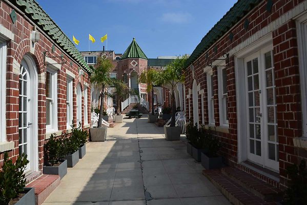 GINGERBREAD COURT YARD-119