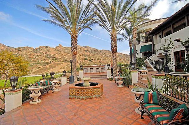 Villa 13 Gazebo Patio-900