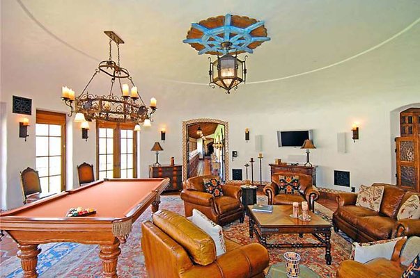 Villa 64 Pool Room-900
