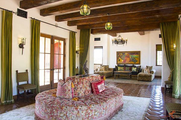 Villa 31 Sitting Room-900