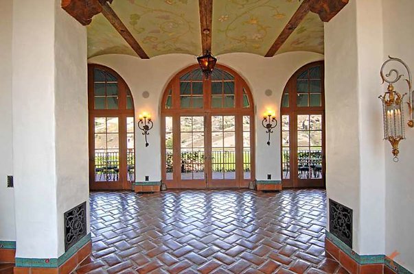 Villa 22 Entry-900