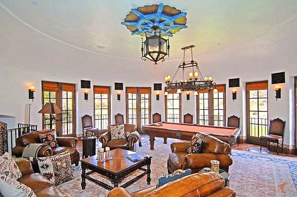 Villa 65 Pool Room-900