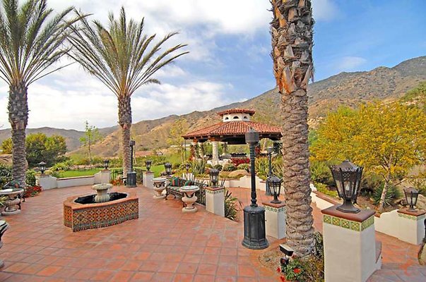 Villa 12 Gazebo Patio-900