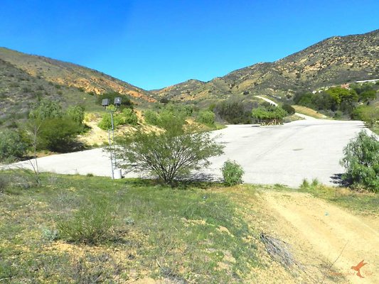 Parking Lot Base Camp 02-900