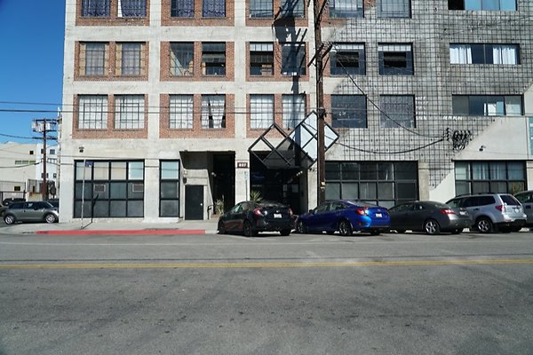 LA 837 TRACTION AVE